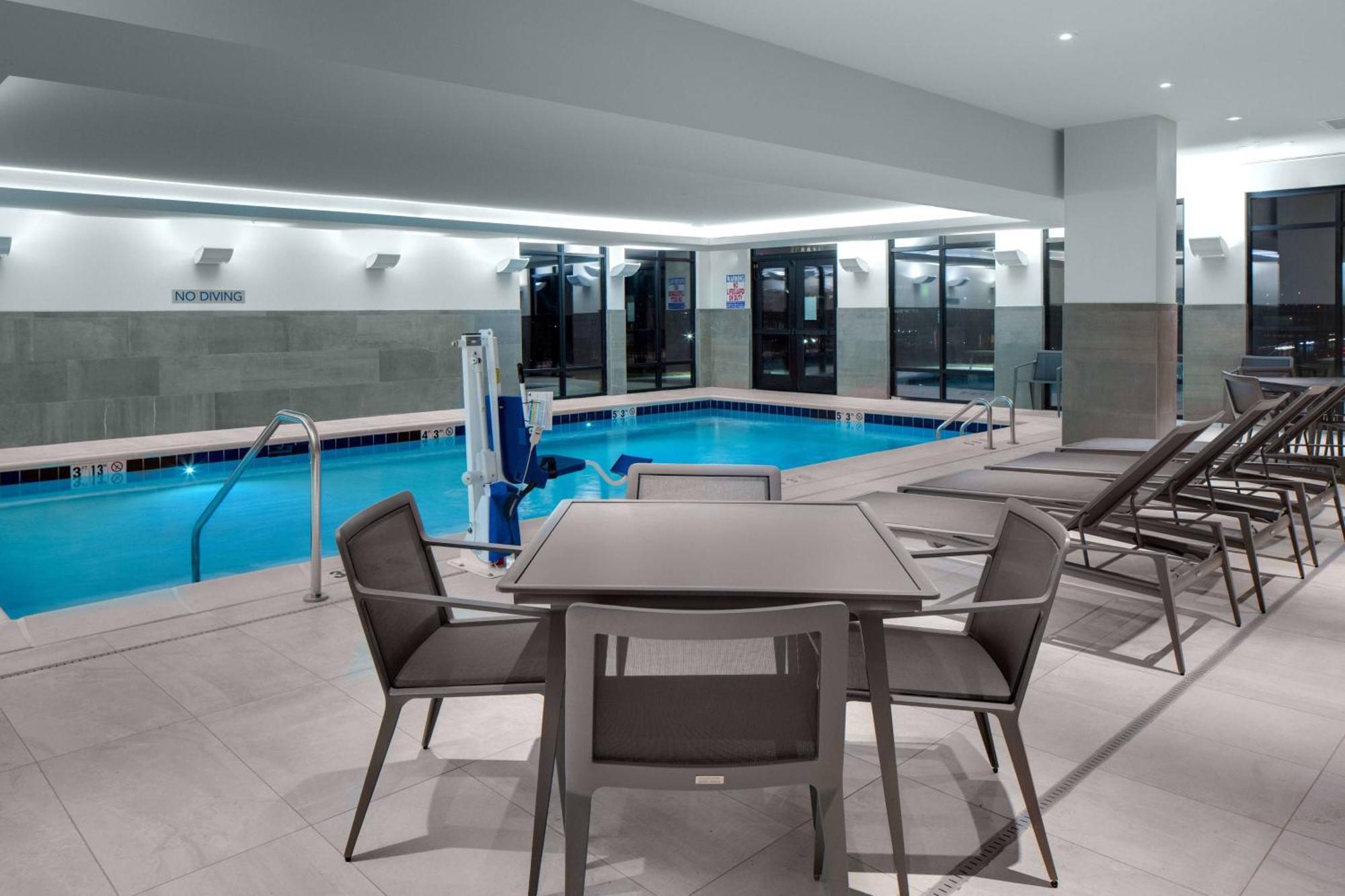 Courtyard By Marriott Джефферсон-Сити Экстерьер фото